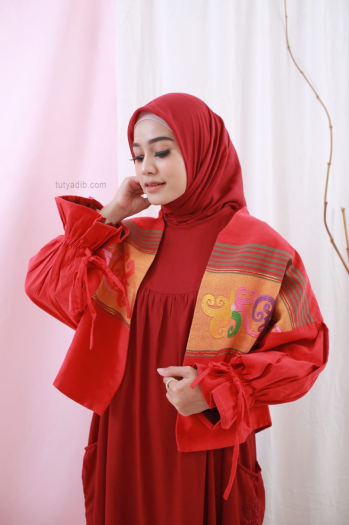 Outer Red Bilqis